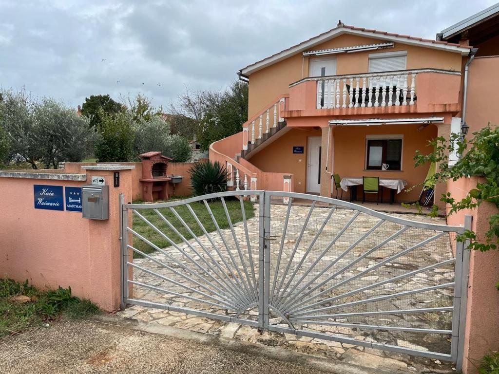 Waimarie Apartment Fazana Exterior photo